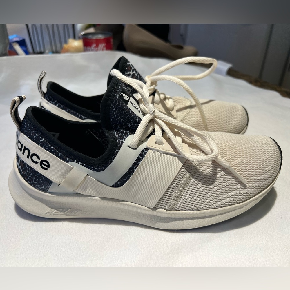 Like new New Balance Women’s Size 8
